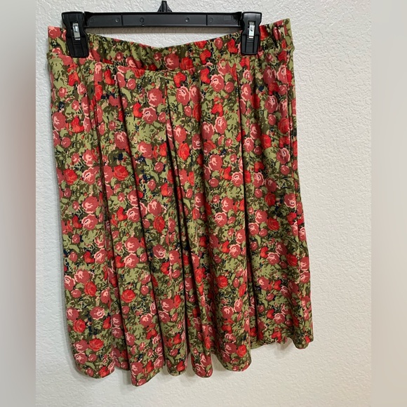 LuLaRoe Dresses & Skirts - LuLa Roe skirt, M, multi colored flowers, great shape